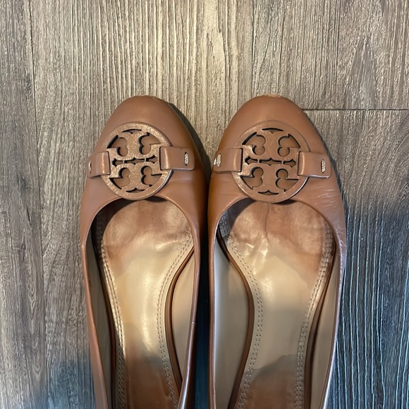Tory Burch low wedge size 9 caramel color - Picture 6 of 6